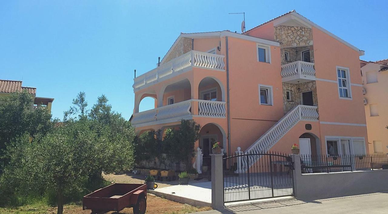 Apartments Villa Dolmar Vodice Buitenkant foto