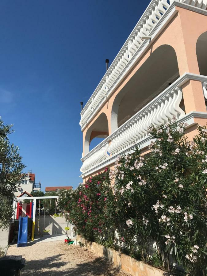 Apartments Villa Dolmar Vodice Buitenkant foto