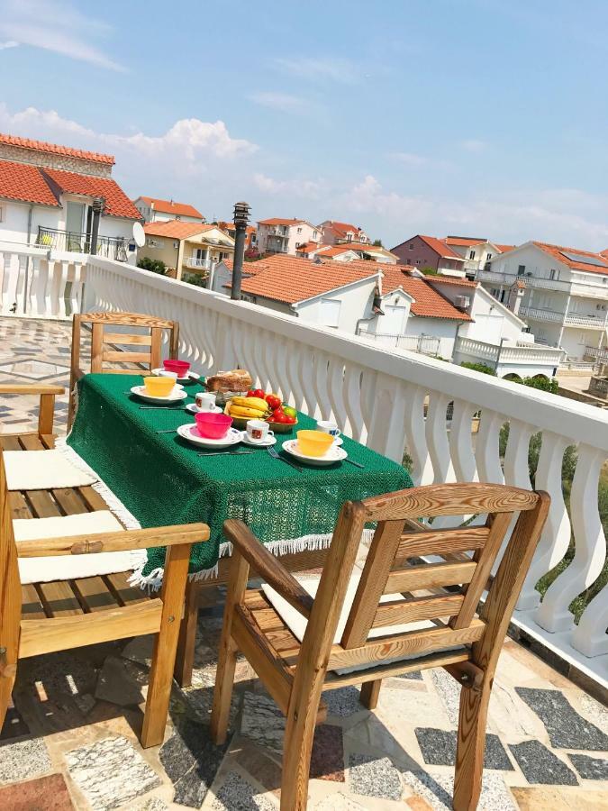 Apartments Villa Dolmar Vodice Buitenkant foto