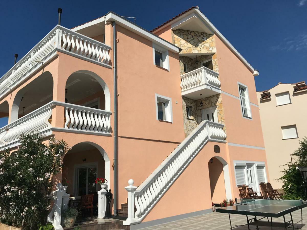Apartments Villa Dolmar Vodice Buitenkant foto